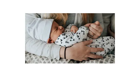 فیلم جالب از نجات یک نوزاد 17 روزه توسط پرستار اورژانس