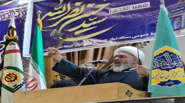 خطبه خوانی در نماز جمعه با داس و تبر/امام جمعه رامسر: شمالی ها به تنهایی صهیونیست ها را کفایت می کنند