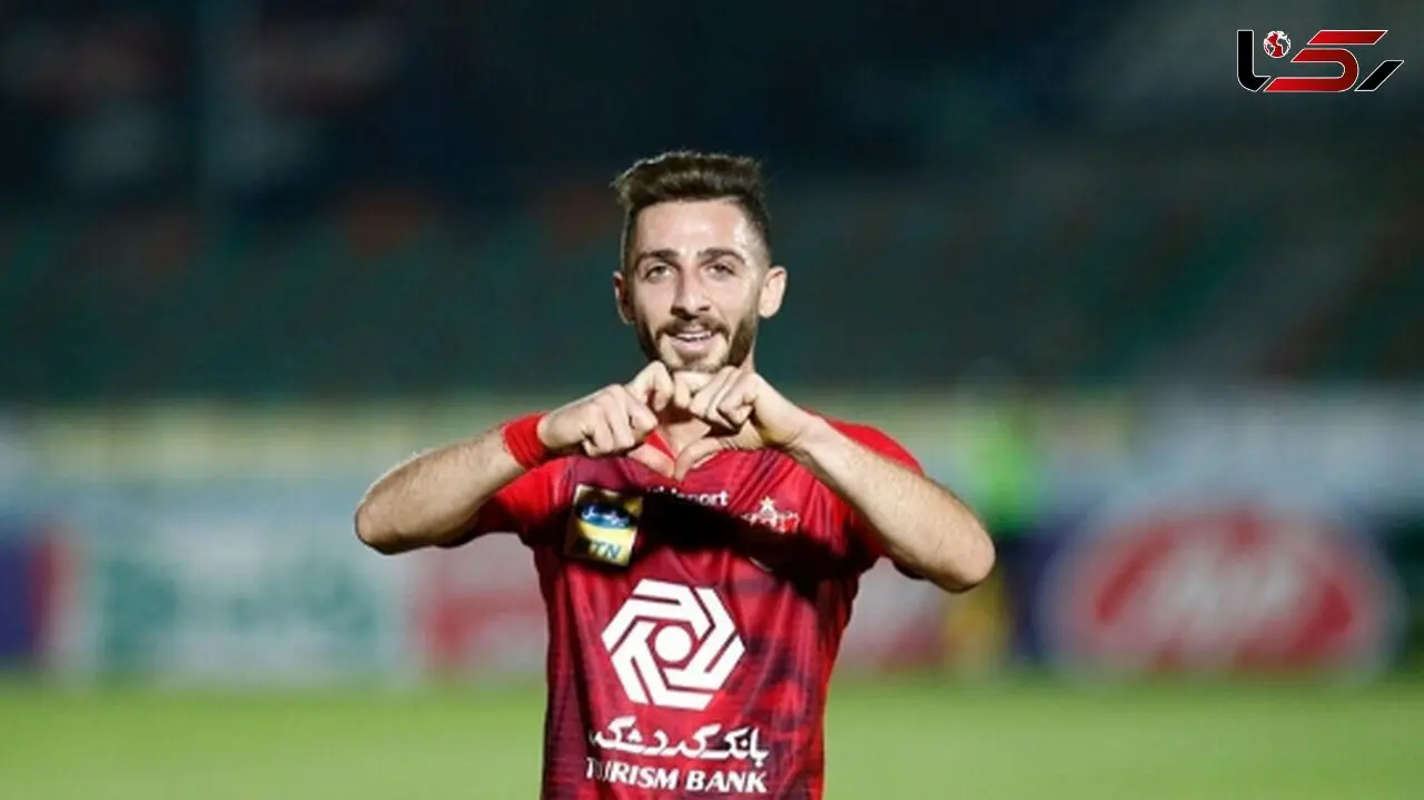 تصویری از مهدی عبدی گلزن اسبق پرسپولیس و همسرش یک روز  قبل عروسیشون