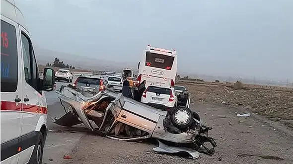 7 مصدوم در سانحه رانندگی ۲ دستگاه پژو پارس در گرگان