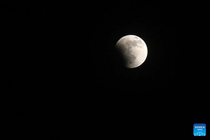 Lunar eclipse16