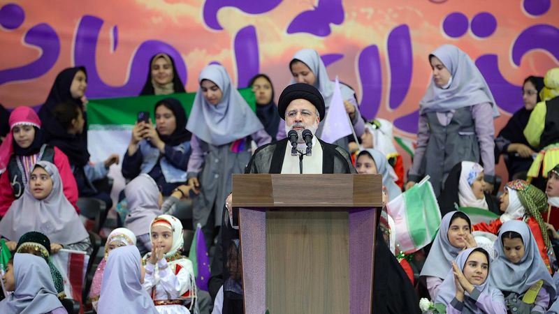 آیت الله سید ابراهیم رئیسی صبح امروز چهارشنبه در آیین گرامیداشت روز دختر و « جشن دختران آرمانی » که در مجموعه 12 هزار نفری آزادی برگزار شد