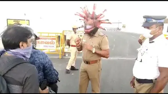 پوشش عجیب پلیس کرونایی در هندوستان + فیلم 