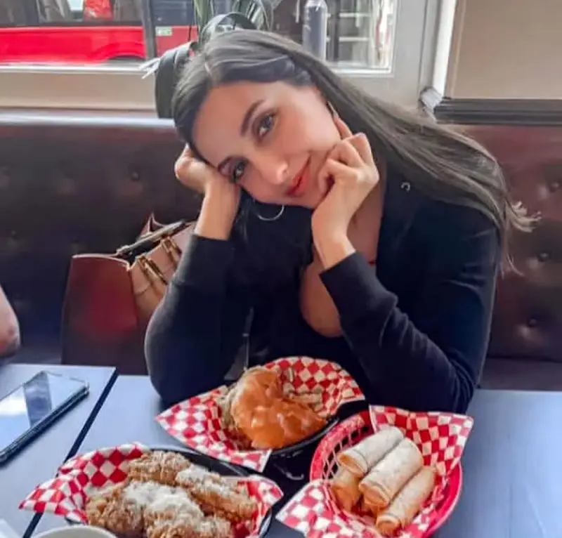 نورا فتحی، بازیگر کانادایی-عرب سینمای بالیوود و تالیوود