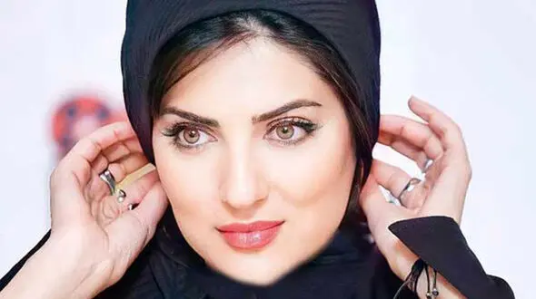 زشت ترین لباس زیباترین خانم بازیگر ایرانی ! / هلیا امامی با خز ترین لباس !