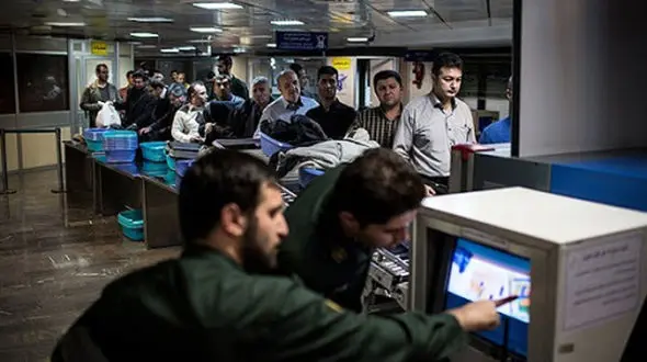 متوقف شدن کیف دلار در نوار گیت فرودگاه/ معادل چند میلیارد بود؟