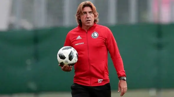 دستیار ایرانی ساپینتو به زودی منصوب می‌شود/ 5 گزینه استقلال مشخص شدند