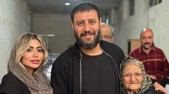 فیلم/ مادرِ جواد عزتی بازیگر سریال وحشی: سیگار بهمن میکشم به هومن گفتم اگه سیگار و چایی من آماده باشه 24 ساعت برات کار می کنم