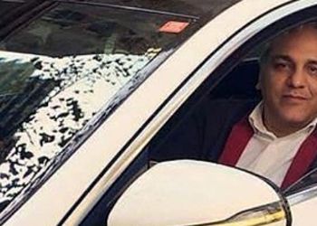 مهران مدیری: یه فولکس قورباغه ای خریدم 150 هزار تومن جز بوقش از همه جاش صدا میومد صدای ضبطو زیاد می کردم که نشنوم صداهارو!