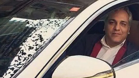 مهران مدیری: یه فولکس قورباغه ای خریدم 150 هزار تومن جز بوقش از همه جاش صدا میومد صدای ضبطو زیاد می کردم که نشنوم صداهارو!