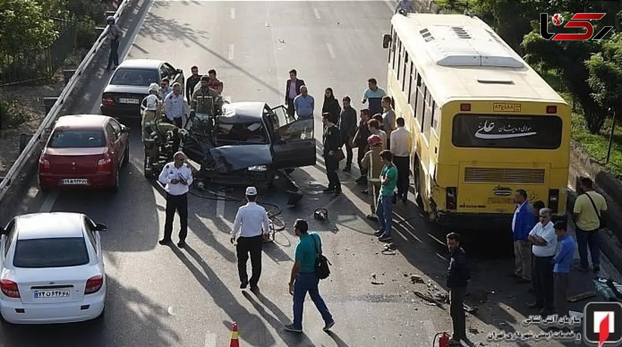نجات زن و مرد معلول از میان آهن پاره های ماشین ! + تصاویر