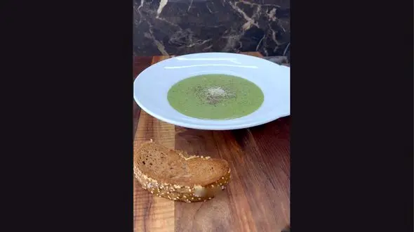 سوپ جو و اسفناج یک پیش غذای مقوی + فیلم