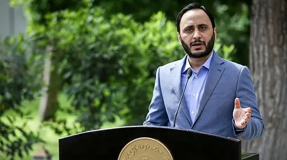 از اخراج خبرنگاران ایرنا تا افزایش حقوق بازنشستگان تامین اجتماعی / وزرا در حاشیه جلسه هیات دولت پاسخ دادند