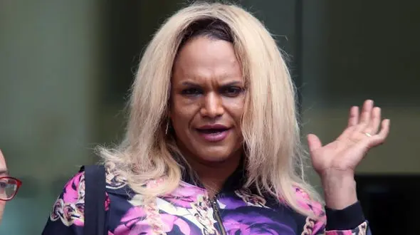 ناگفته های عجیب زنی که پارتی برگزار می کند / ماجرای دیده شدن زن توسط همسایه ها + عکس