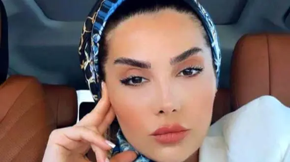 دکوراسیون  اتاق دنج و خلوت مونا  فائزپور همسر ارسطو پایتخت / دکور زیبای اتاق همسر احمد مهرانفر با آباژور قدی