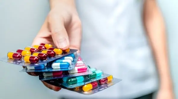 ایرانیان از رکورداران مصرف خودسرانه دارو در جهان‌اند/ فروش آنتی بیوتیک باید با نسخه شود/ سیستم ایمنی بدن نابود می شود