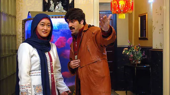 فیلم/  سکانس خنده دار سریال پایتخت 3 ، دعا کردن نقی و چوچانگ