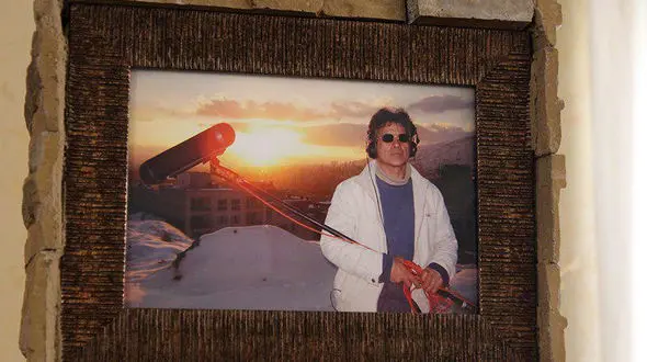 صدا بردار معروف پس از 10 سال تکلم خود را به دست آورد + عکس