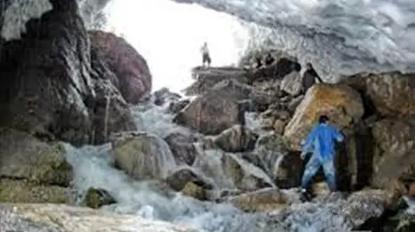 بلای وحشتناک بر سر 2 زن در  تونل برفی ازنا+جزییات