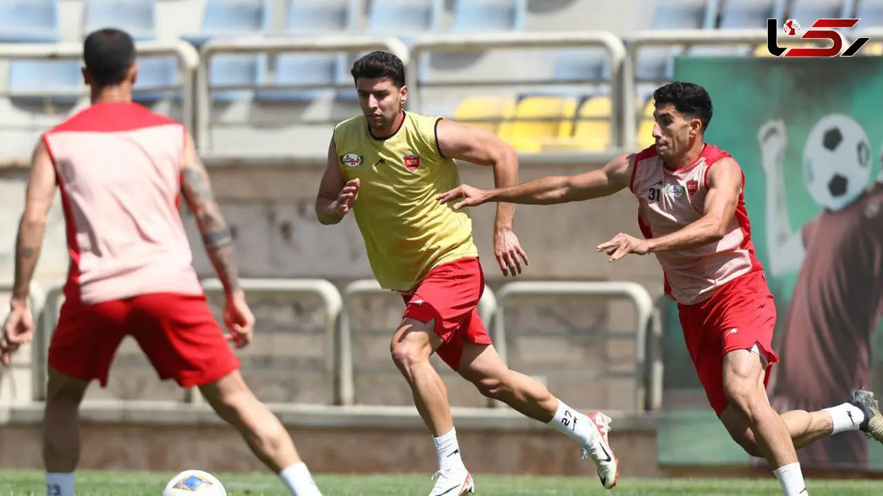 اولین عکس های سعید مهری در لباس پرسپولیس با شماره رامین رضاییان!