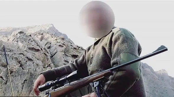 پناه بردن حیوانات به ۲ شکارچی متخلف