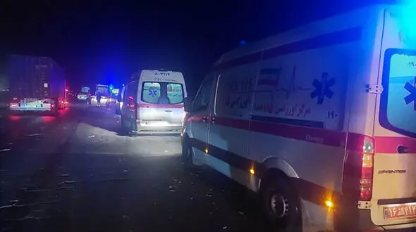 تصادف شدید در بزرگراه کردستان تهران / 3 کشته و 17 زخمی