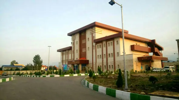 رفتار شرم آور مدیر بیمارستان آمل با یک بیمار