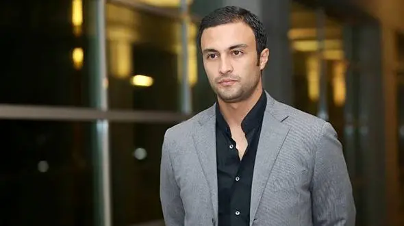 حرکت زیبای امیر جدیدی در نمایش «نبرد رستم و سهراب» + فیلم