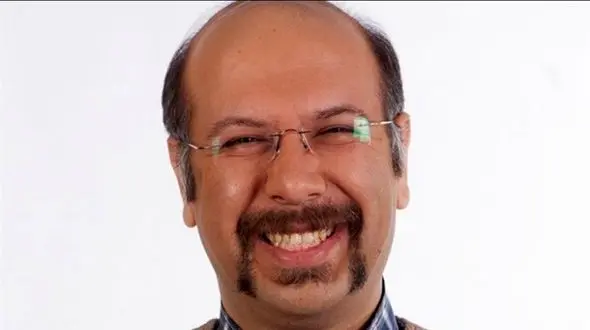  باورتان میشود این خانم جوان مادر بازیگر محمد بحرانی باشد ؟ / شوکه می شوید !