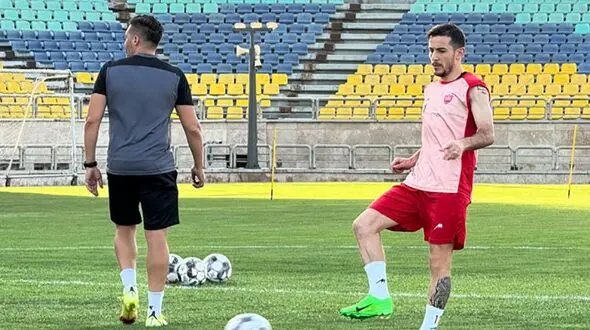 شکایت سپاهان از پرسپولیس / فرشاد احمدزاده محروم می شود؟