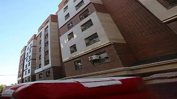 لحظه به لحظه با دیدار عزرائیل و کودک قمی در پشت بام + عکس 