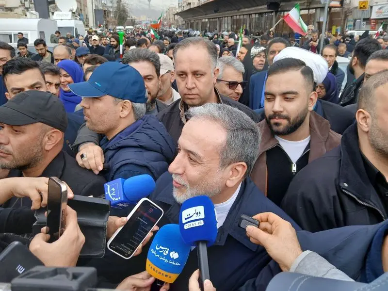 حضور سید عباس عراقچی وزیر امور خارجه در راهپیمایی ۲۲ بهمن