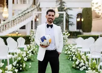 فیلم رقص و آواز پرسپولیسی ها در جشن باشکوه و مجلل عروسی امید عالیشاه / از خوش تیپی سروش رفیعی تا رقص جذاب کنعانی زادگان