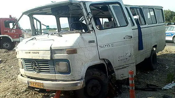 شاخ به شاخ 2 مینی بوس 6 صبح امروز در یزد
