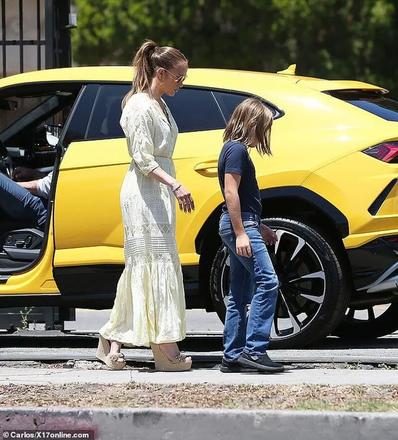 تصاویر | تصادف پسر ۱۰ ساله بن افلک پشت فرمان لامبورگینی با یک BMW در حضور جنیفر لوپز