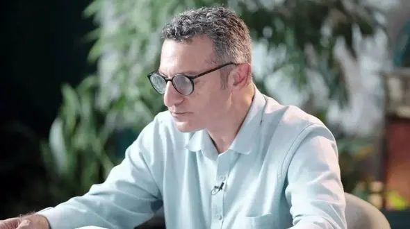 فیلم/ درخشش هر دل در نوبت خودش/ شعرخوانی زیبای ماحوزی از دیوان شمس