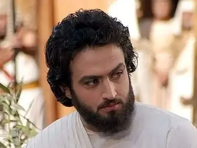 فیلم / یک ایرانی پا جای پای یوزارسیف گذاشت ../ زیباترین مرد جهان این بار از سوسنگرد ایران 