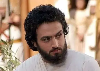 فیلم / یک ایرانی پا جای پای یوزارسیف گذاشت ../ زیباترین مرد جهان این بار از سوسنگرد ایران 