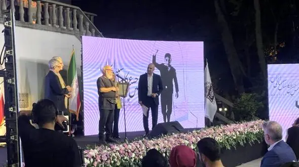 عذرخواهی پرویز پرستویی از مردم سیستان‌وبلوچستان/ اگر رنجیده‌اند، پوزش می‌خواهم