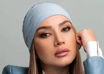 فیلم/ آشپزخانه شیک و چشم نواز متین ستوده قبل از ازدواج با کامران تفتی؛ ترکیب کابینت های سفید و گل های رنگارنگ