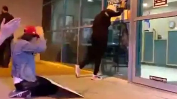 دست به دعا شدن جمهوری خواهان برای پیروزی در انتخابات + فیلم