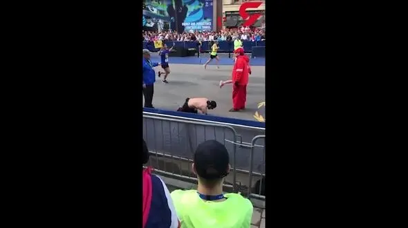 برنده شدن مرد افغانی بدون دو پا در مسابقه ماراتن + فیلم
