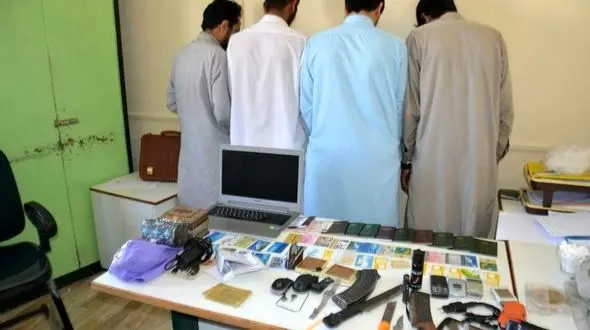 پایان پرسه زنی های سارقان مسلح در زاهدان / عملیات ضربتی پلیس جواب داد + عکس 