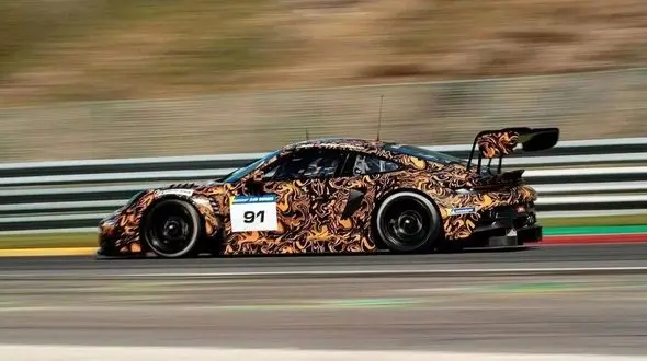 پورشه 911 GT3 R؛ کلاسیک پرقدرت با روحی مدرن / عکس