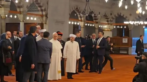 بازدید پاپ لئو از مسجد زیبای سلطان احمد در استانبول + فیلم و تصاویر