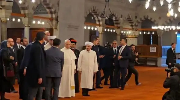 بازدید پاپ لئو از مسجد زیبای سلطان احمد در استانبول + فیلم و تصاویر