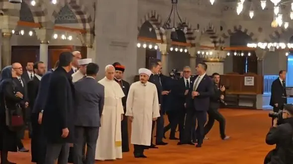 بازدید پاپ لئو از مسجد زیبای سلطان احمد در استانبول + فیلم و تصاویر