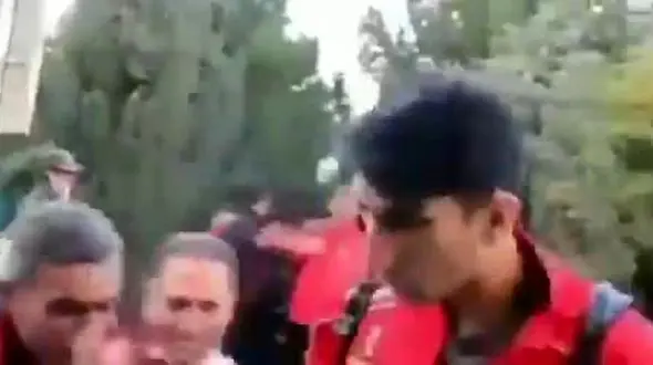 رفتار توهین‌آمیز بیرانوند با یکی از هواداران تیم پرسپولیس