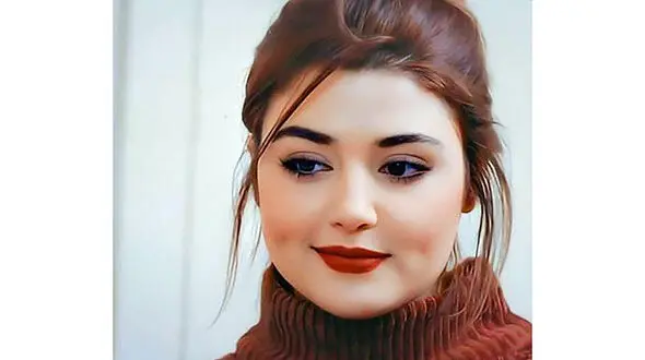 عکس خاص از زیباترین بازیگر زن ترکیه /  او با بازیگر معروف مرد ایرانی فیلم بازی کرد