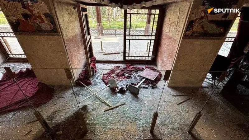 آسیب دیدن کاخ چهلستون (4)